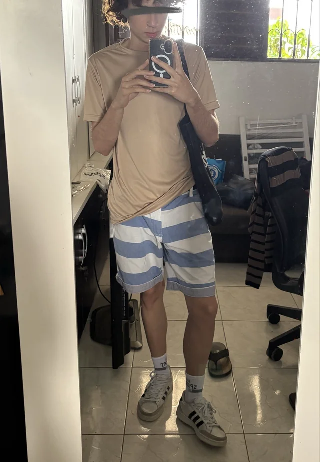 ชุดแต่งกาย